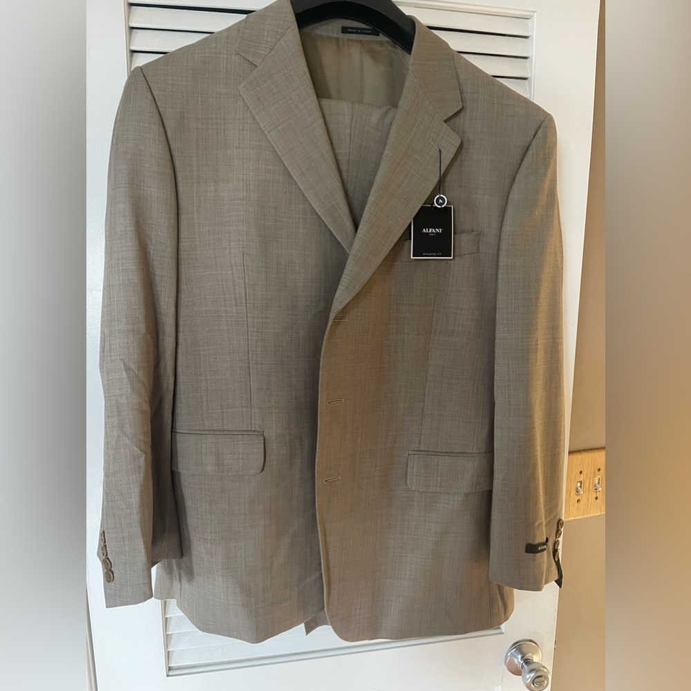 Men’s new 2 piece 3 button Alfani (Macy’s) suit. 46R. Single plead. Taupe.